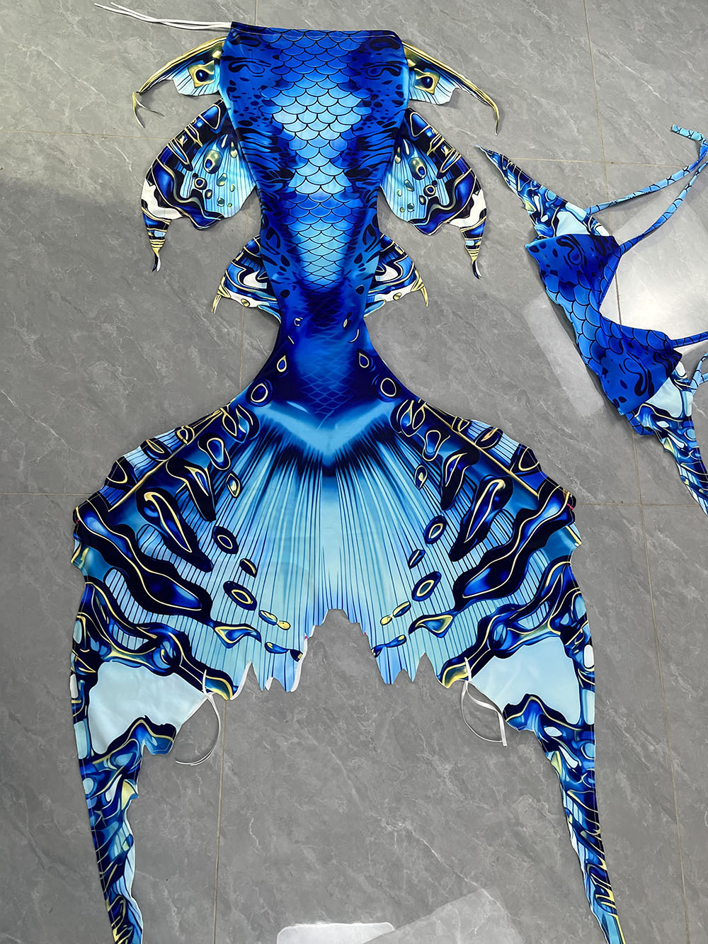 Colorful Dreamy Mermaid Tail A - огляд і ціна Aquarium & Marine Museum Ums