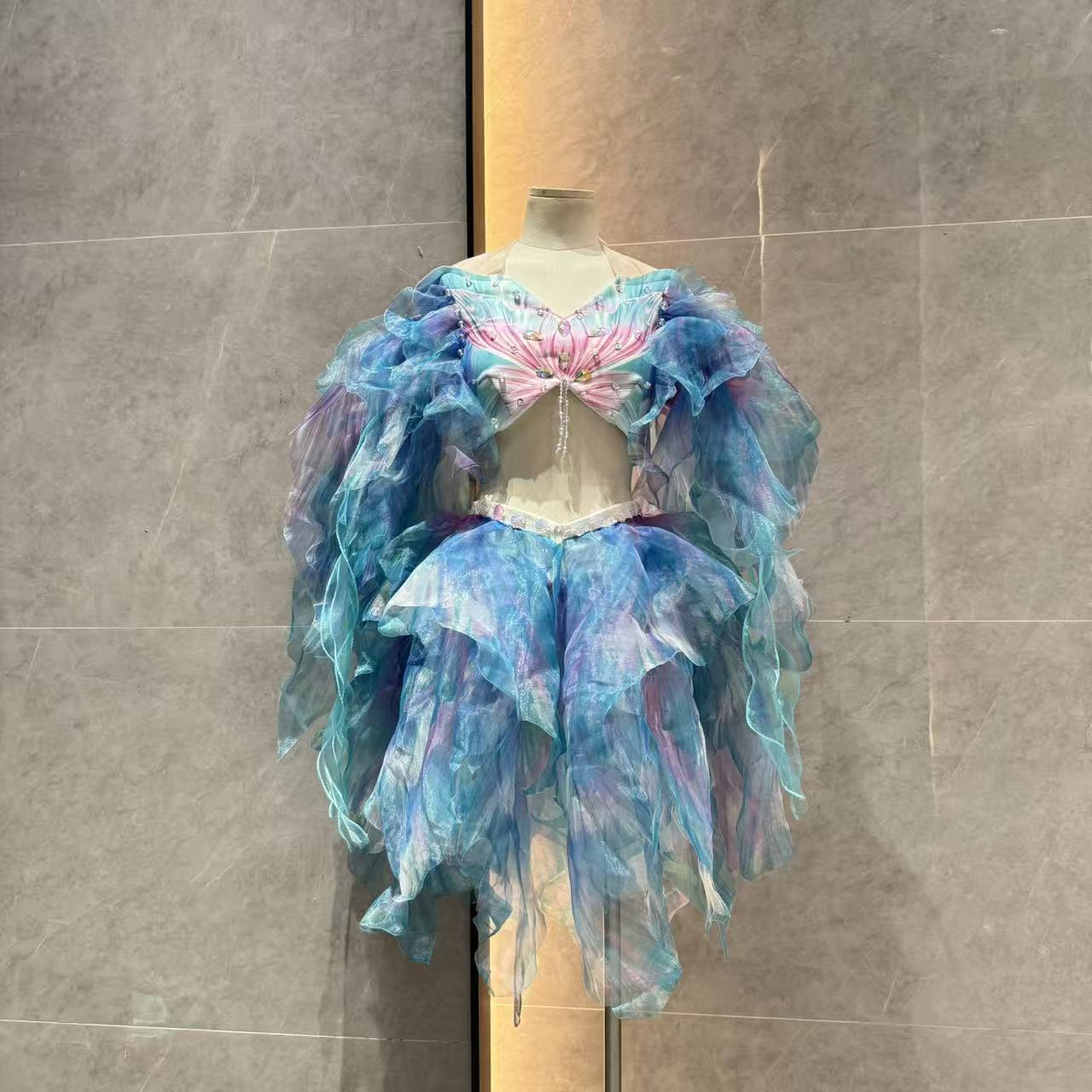 Mermaid Water Dance Skirt Prin - огляд і ціна Aquarium & Marine Museum Ums