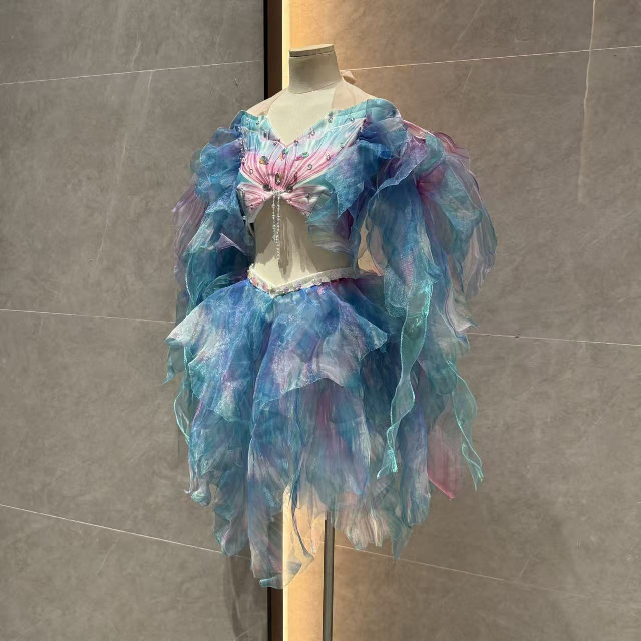 Mermaid Water Dance Skirt Prin - огляд і ціна Aquarium & Marine Museum Ums